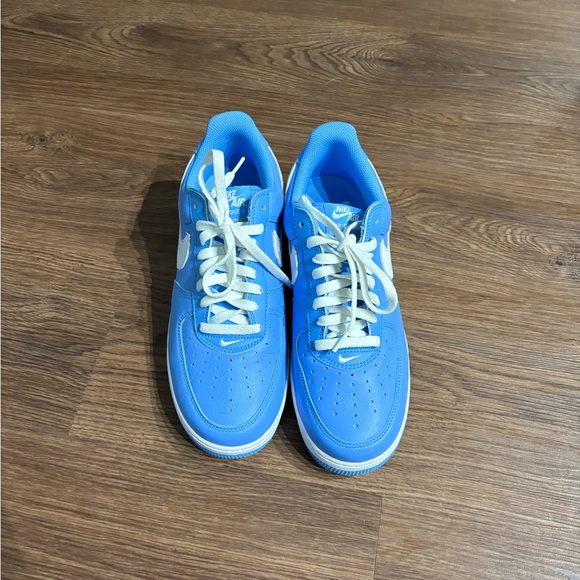 LIKE NEW UNC Mens Air Force 1. Color of the month Mens 10.5 - Picture 2 of 5